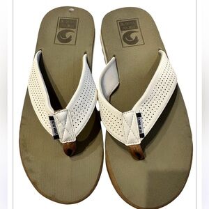 New Wave White Flip Flops Size 10 wide